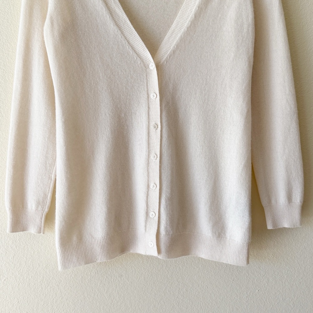 C By Bloomingdale’s 100% Cashmere V-Neck Button Cardigan Sweater Medium Cream - Picture 5 of 10